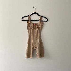SPANX Open Bust Mid Thigh Shorts Champagne Beige Bodysuit Shapewear Size Small